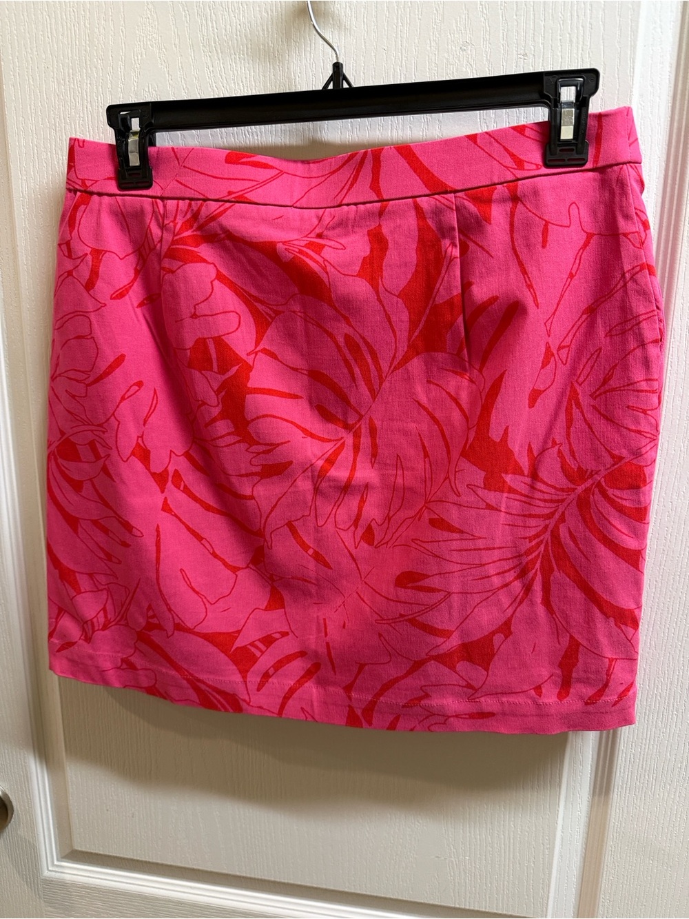 Rafaella Hot Pink with Red Leaf Print Skort - Picture 2 of 3